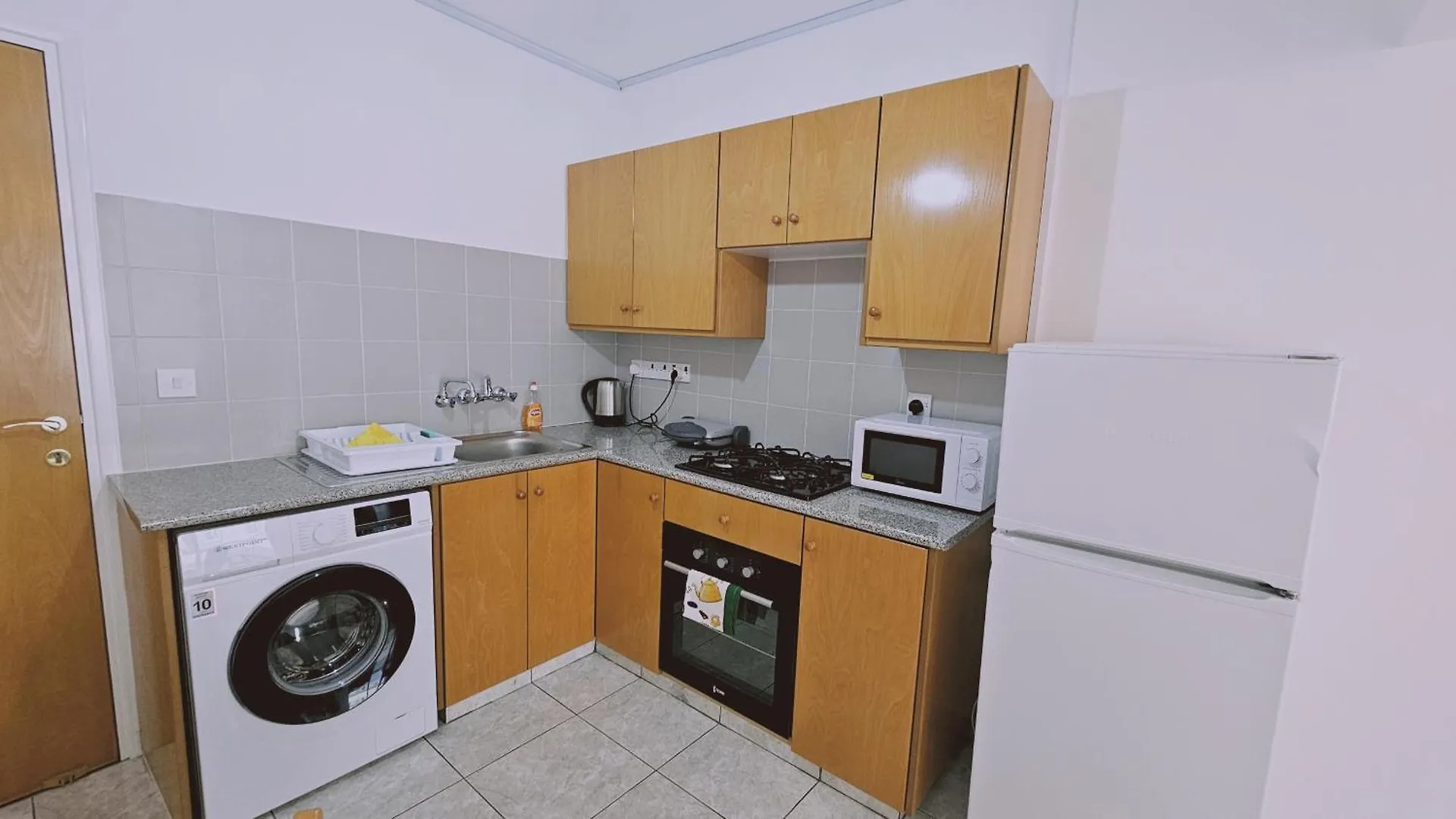 Stay Miracle Apartment Λάρνακα