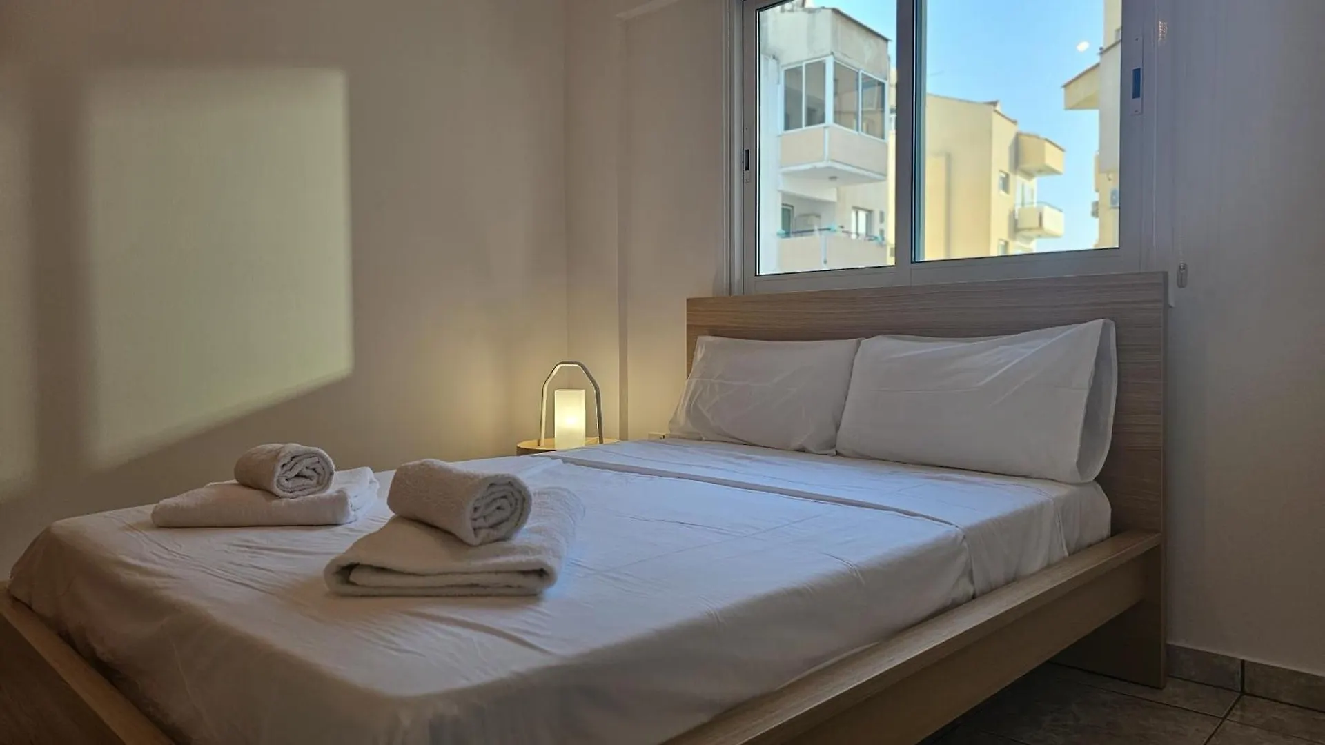 Stay Miracle Apartment Λάρνακα 0*,