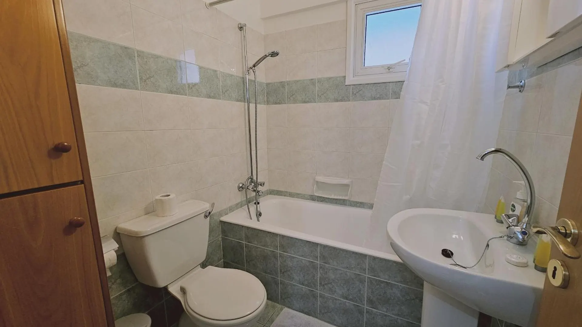 Stay Miracle Apartment Λάρνακα 0*,