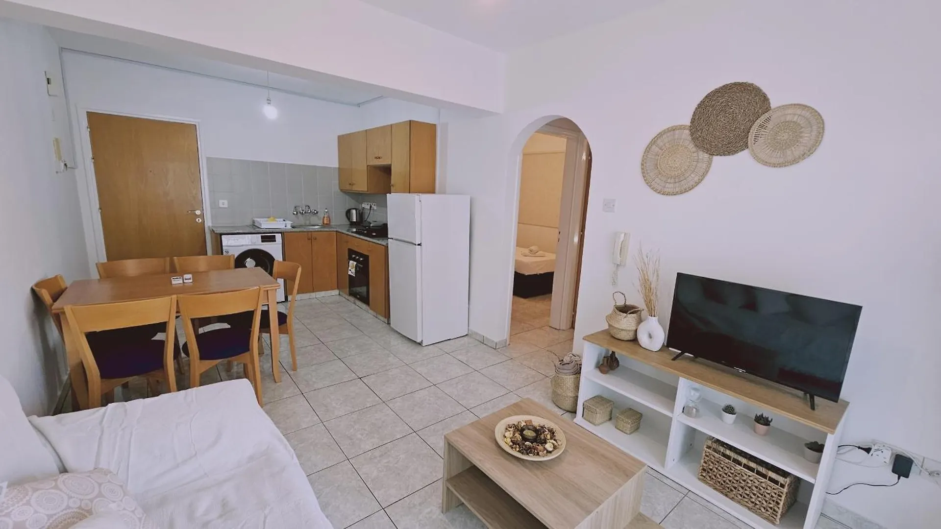 Stay Miracle Apartment Λάρνακα 0*,  Κύπρος